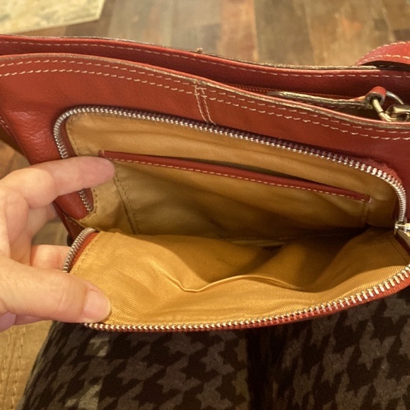 Franco Sarto Red leather crossbody in great pre-owned condition. - Picture 3 of 14